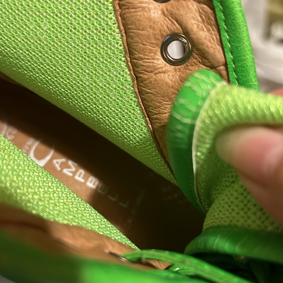 Flawed Jeffrey Campbell NWT lime green Litas. - Picture 17 of 17